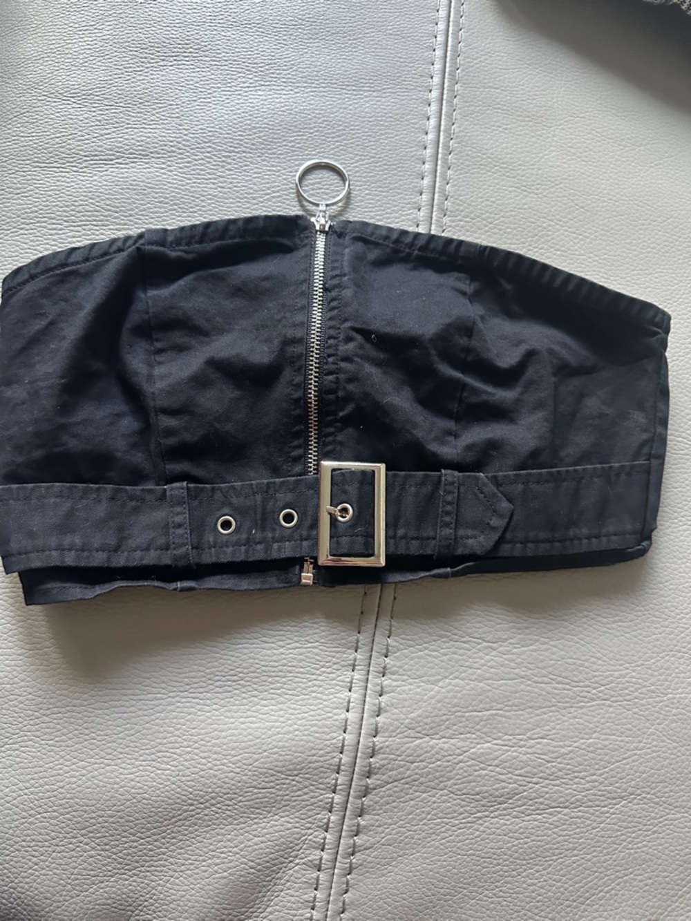 PrettyLittleThing Black Branded Label Top